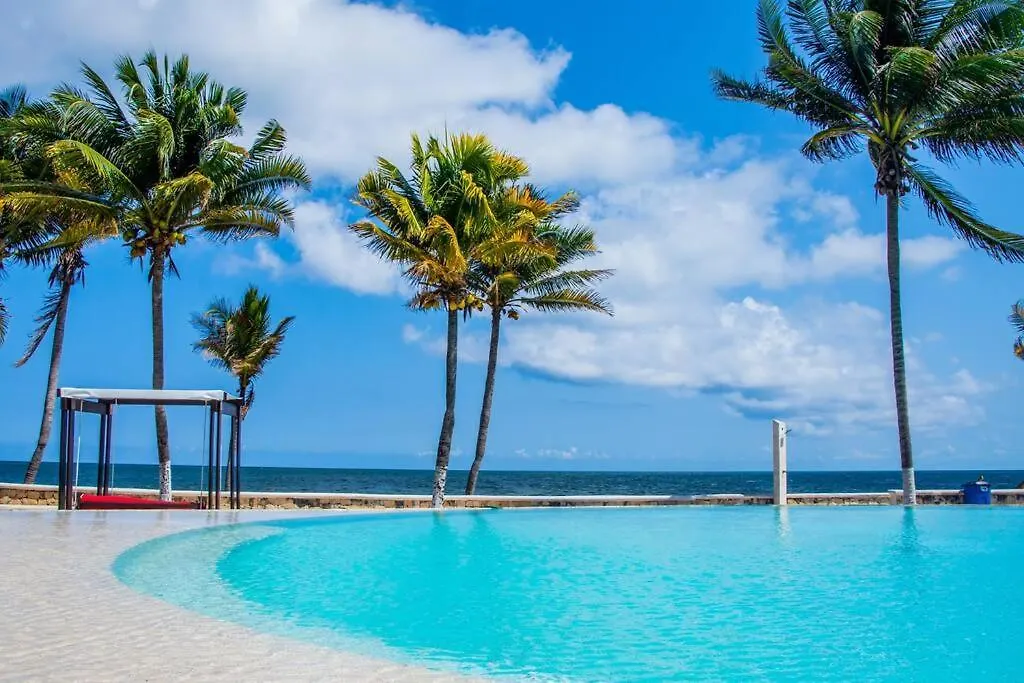 El Descanso Del Navegante Frente Al Mar Puerto Morelos Mexiko